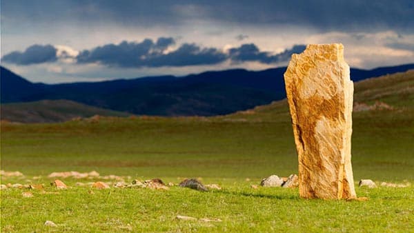 Il segreto delle misteriose pietre dei cervi della Mongolia