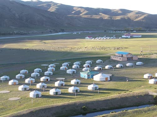 Campo di yurte Anar